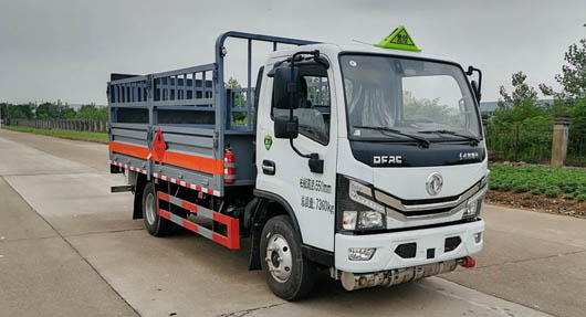 東風(fēng)氣瓶運(yùn)輸車 東風(fēng)氣瓶運(yùn)輸車