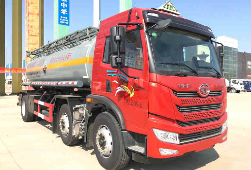 解放小三軸腐蝕性物品罐式運(yùn)輸車 解放小三軸腐蝕性物品罐式運(yùn)輸車