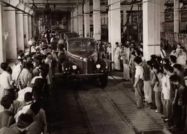 �|�L(f��ng)����܇(ch��)ף�R���ϴ�硱60�q���տ옷(l��)